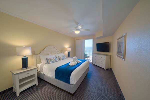 King bedroom in White Sands Villa